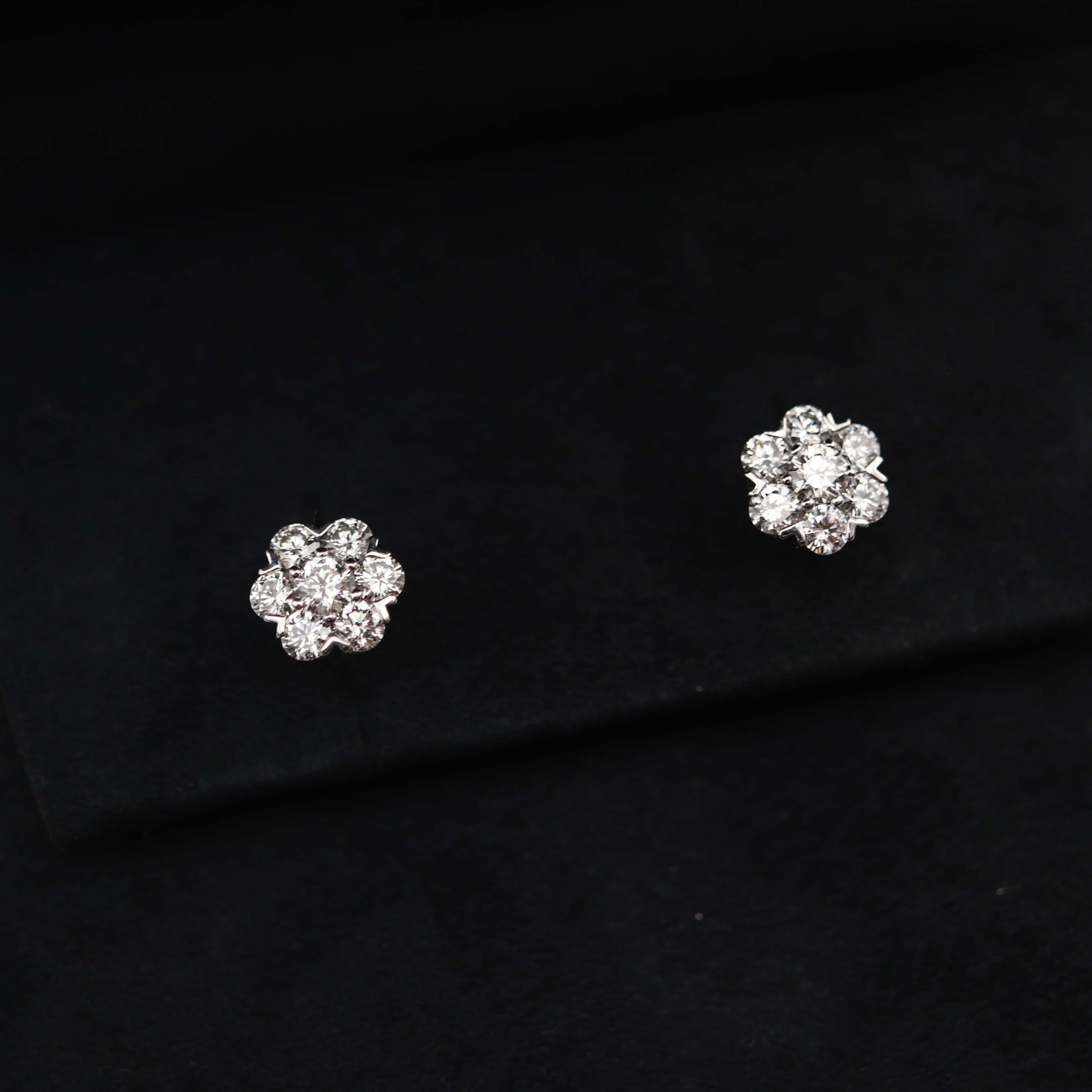 Van Cleef & Arpels Puces d'oreilles Fleurette