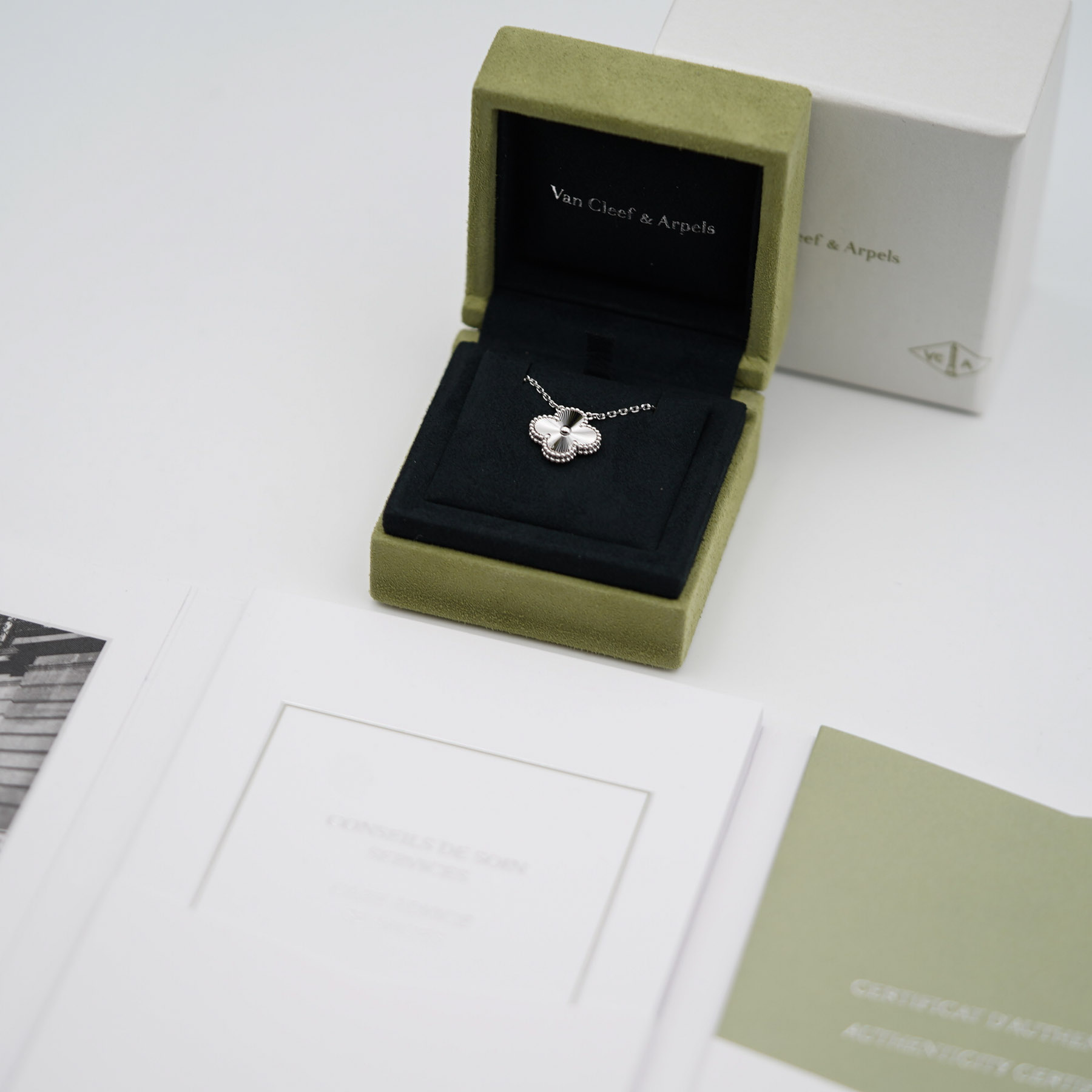 Van Cleef & Arpels Vintage Alhambra pendant