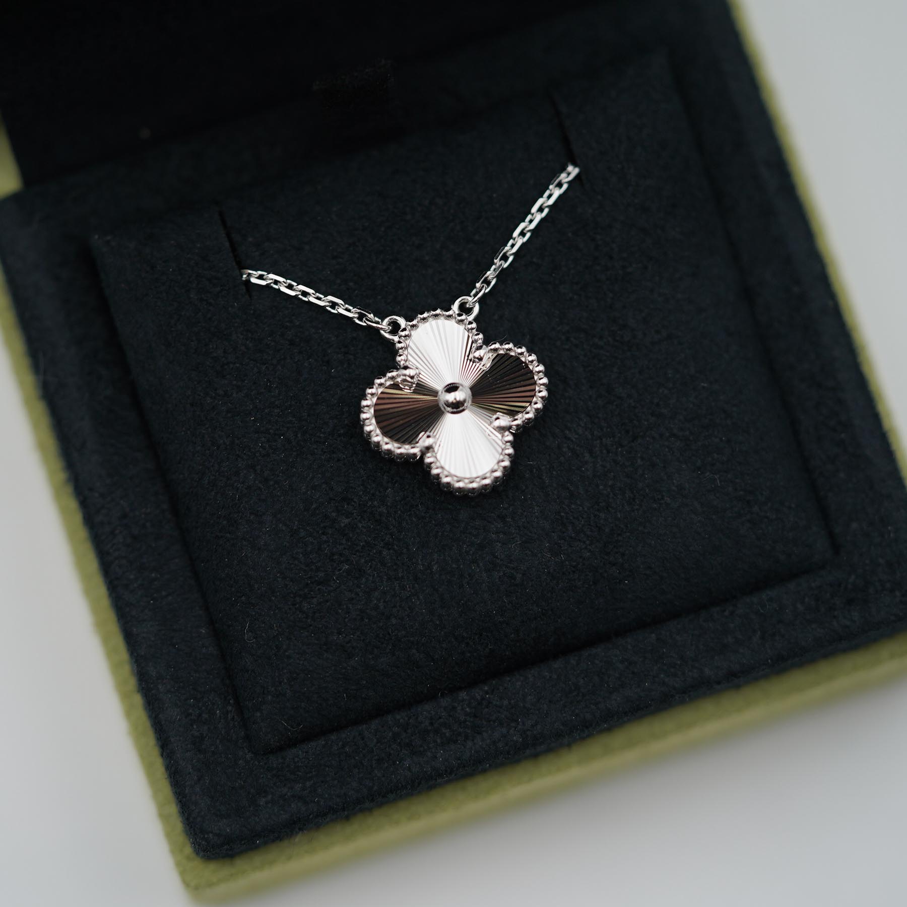 Van Cleef & Arpels Vintage Alhambra pendant