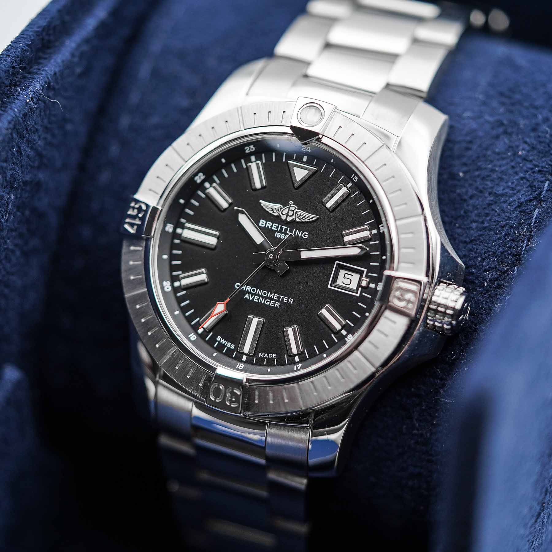 Breitling Avenger Automatic 43