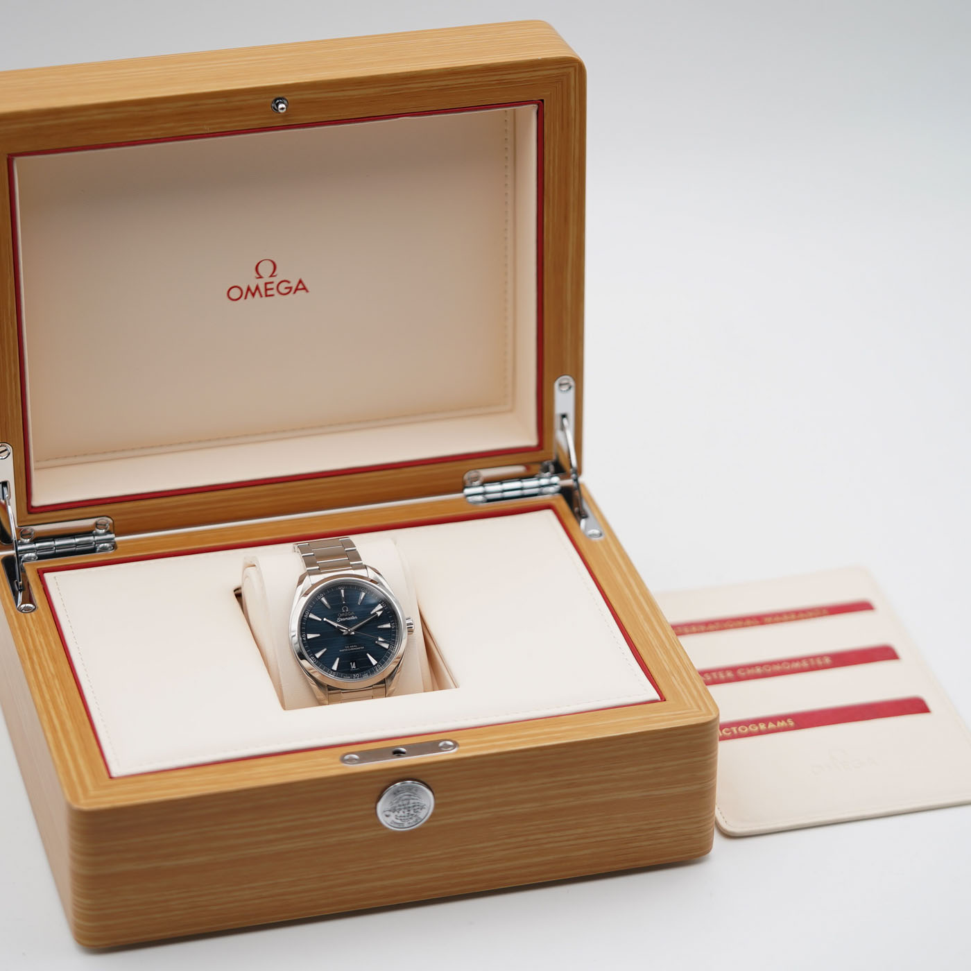 Omega Aqua Terra 150m Co-Axial Master Chronometer 41 mm