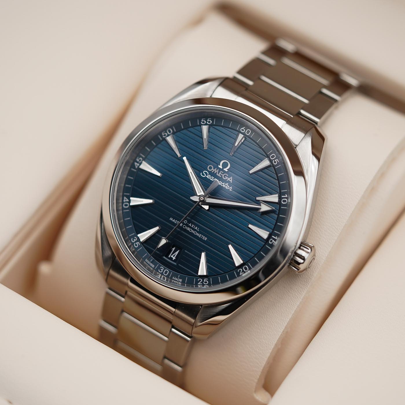 Omega Aqua Terra 150m Co-Axial Master Chronometer 41 mm