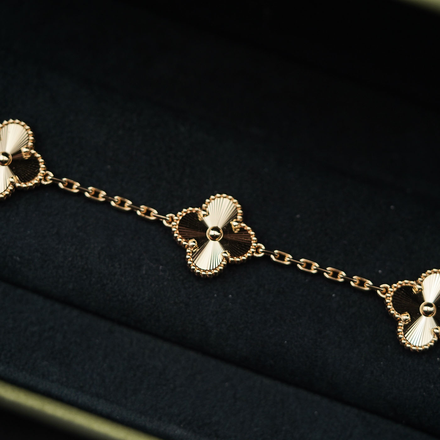 Van Cleef & Arpels Vintage Alhambra bracelet, 5 motifs