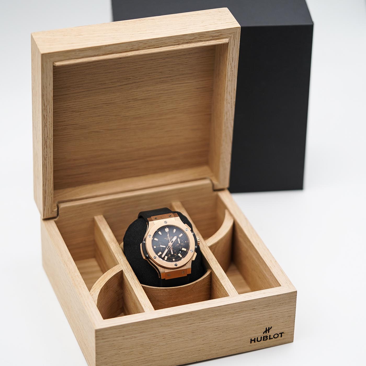 Hublot Big Bang 44 Gold