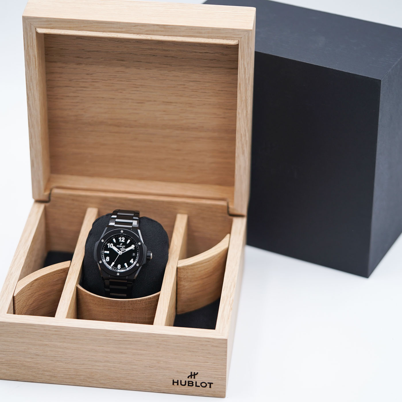 Hublot Big Bang Integrated Black Magic 38mm