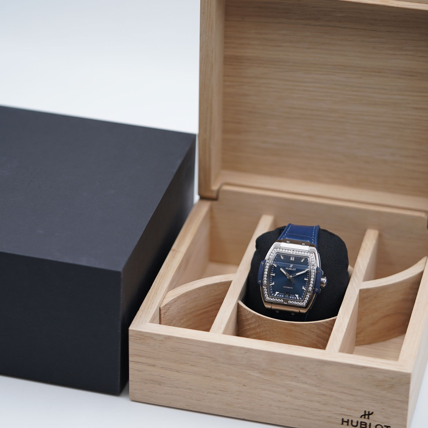 Hublot Spirit of Big Bang 39 Titanium Blue Diamonds