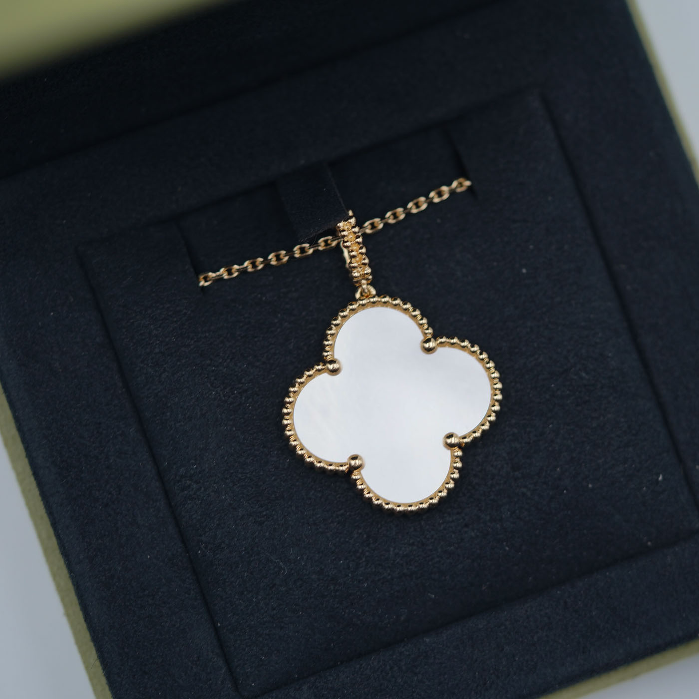 Van Cleef & Arpels Magic Alhambra Long,1 motif