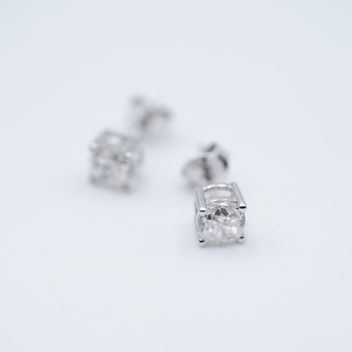 Jewellery Cushion Diamond 2ct Solitare Stud