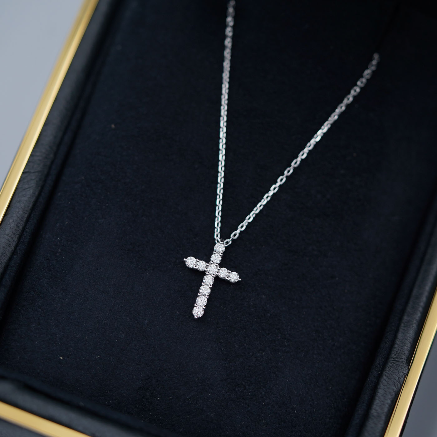Graff Round Diamond Cross Petite Pendant