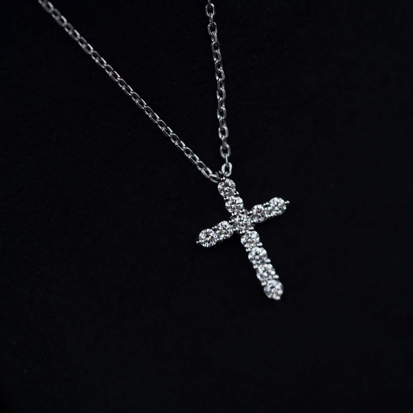 Graff Round Diamond Cross Petite Pendant