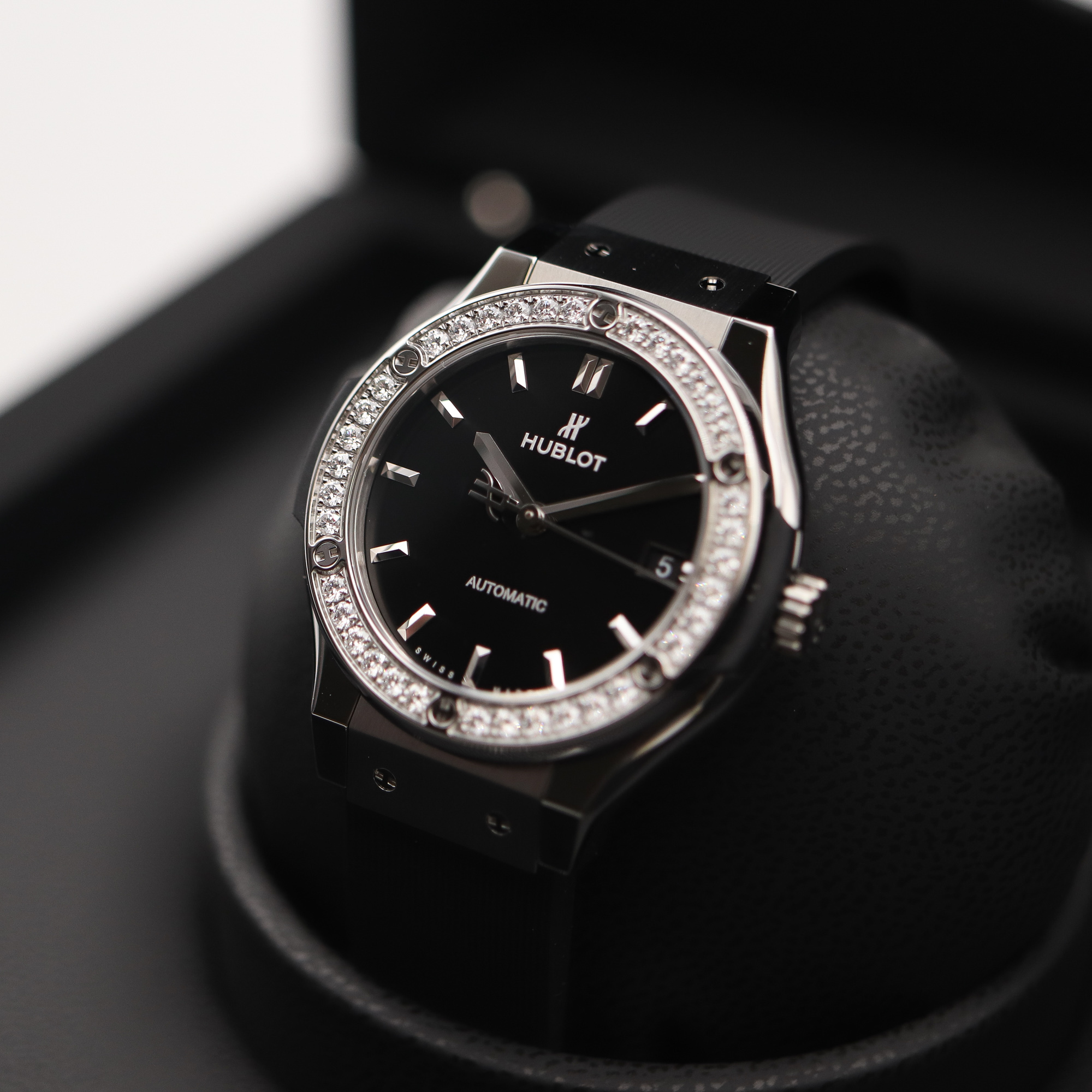 Hublot Classic Fusion 38 Diamonds