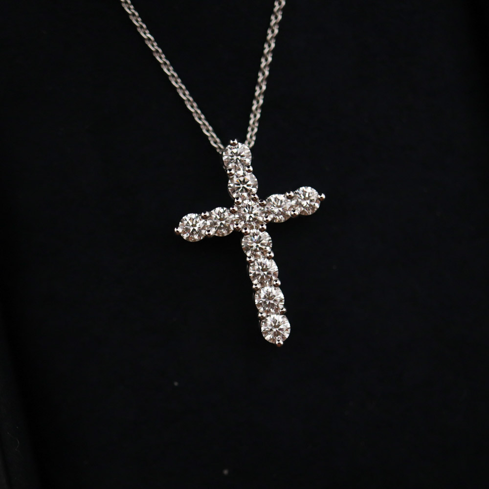 Graff Round Diamond Cross Small Pendant