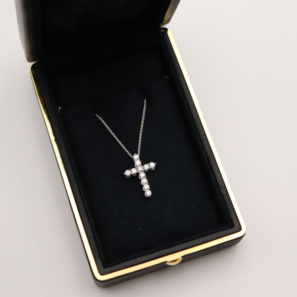 Graff Round Diamond Cross Small Pendant