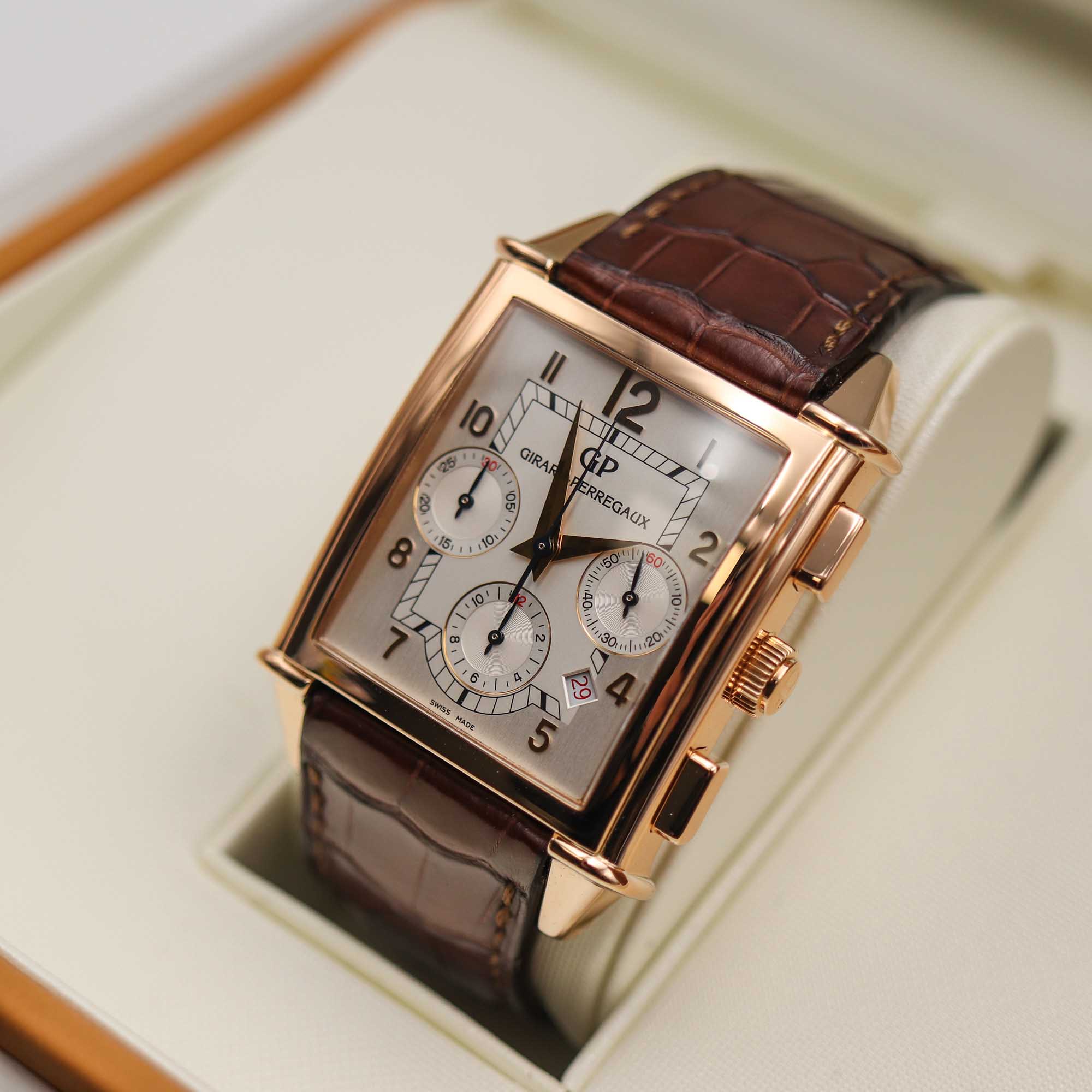 Girard-Perregaux Vintage 1945 XXL Chronograph