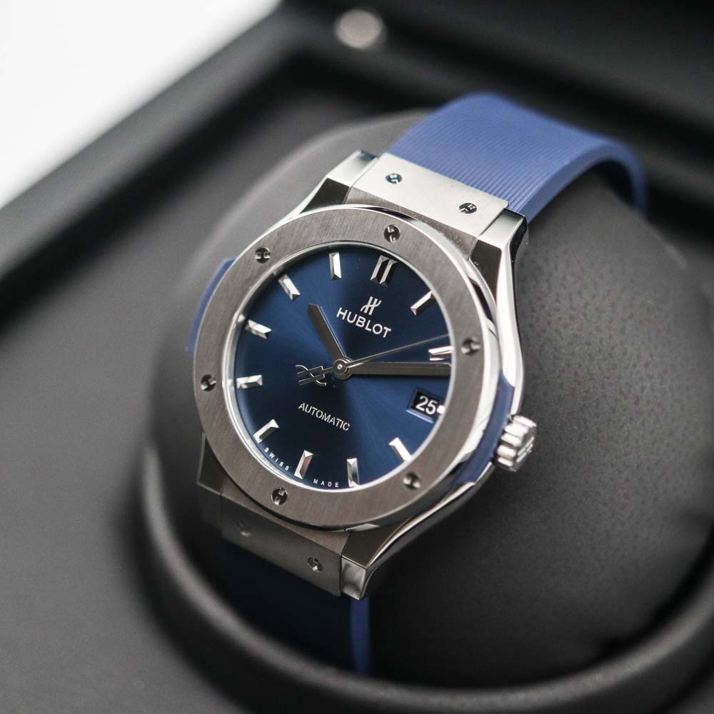 Hublot Classic Fusion 38 Titanium