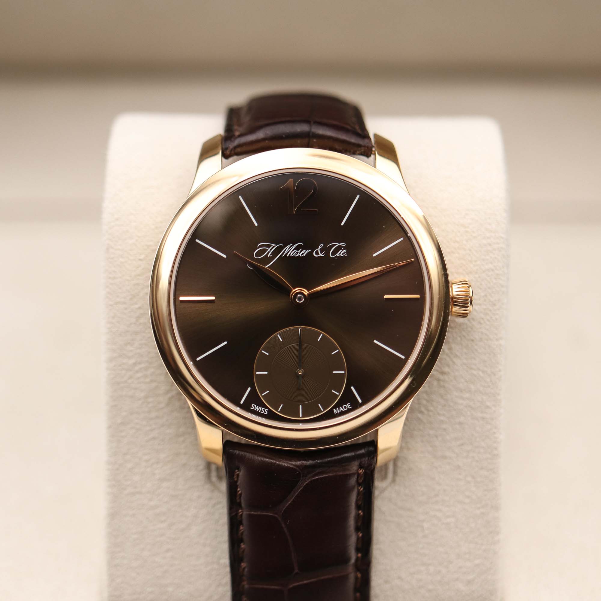 H. Moser & Cie Mayu Marrone