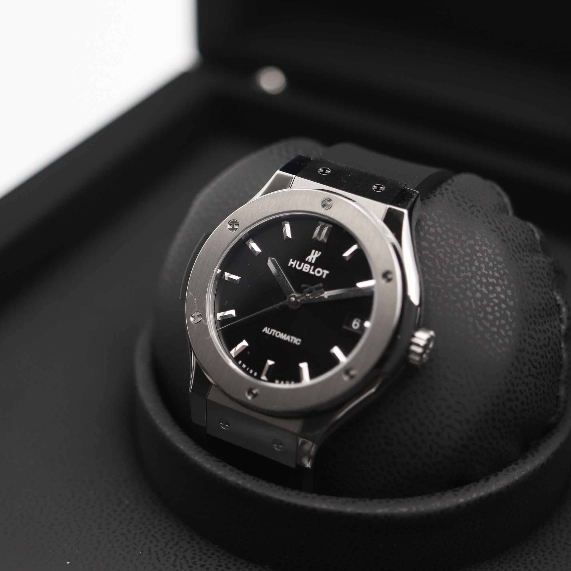 Hublot Classic Fusion 38 Titanium 