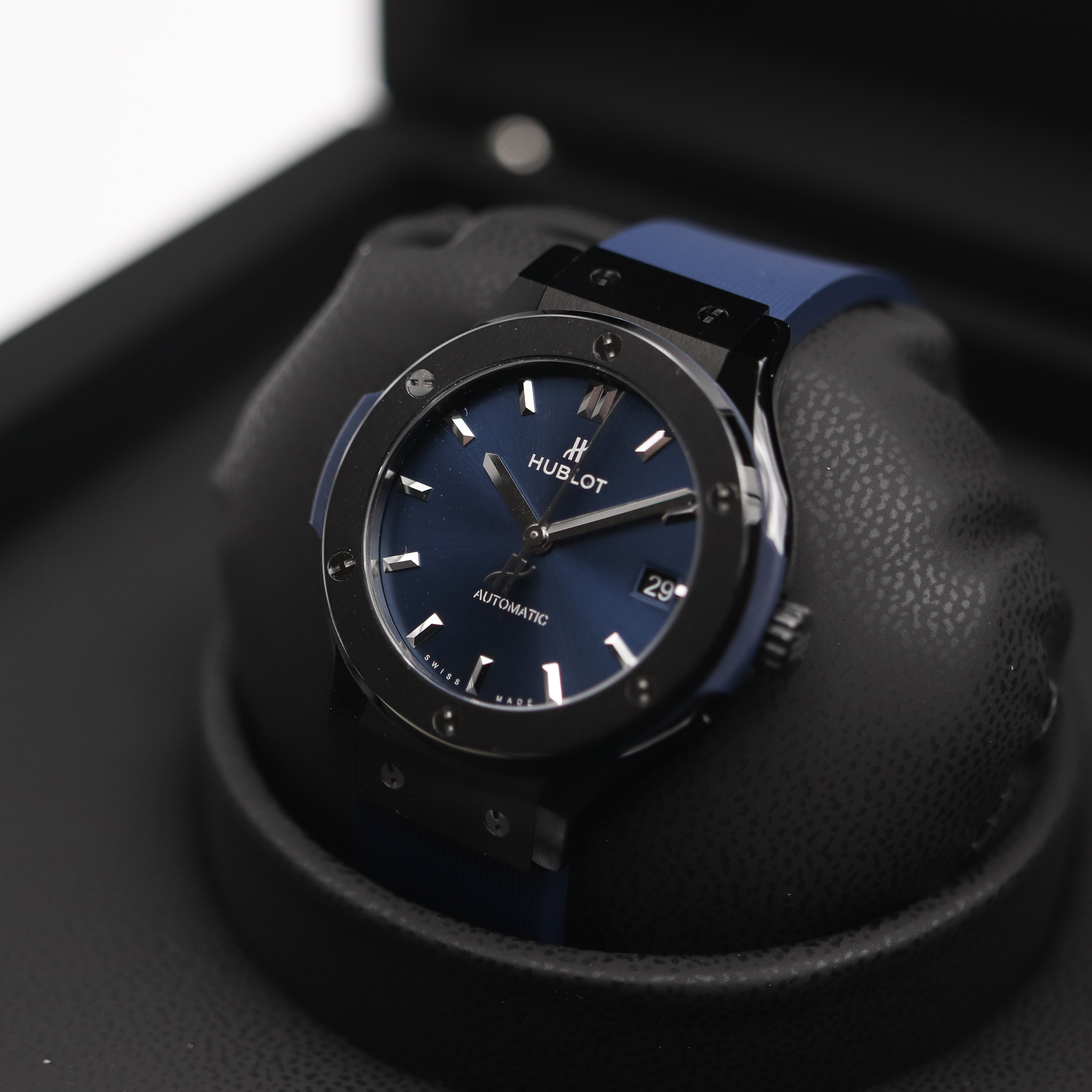 Hublot Classic Fusion 38 Ceramic Blue  