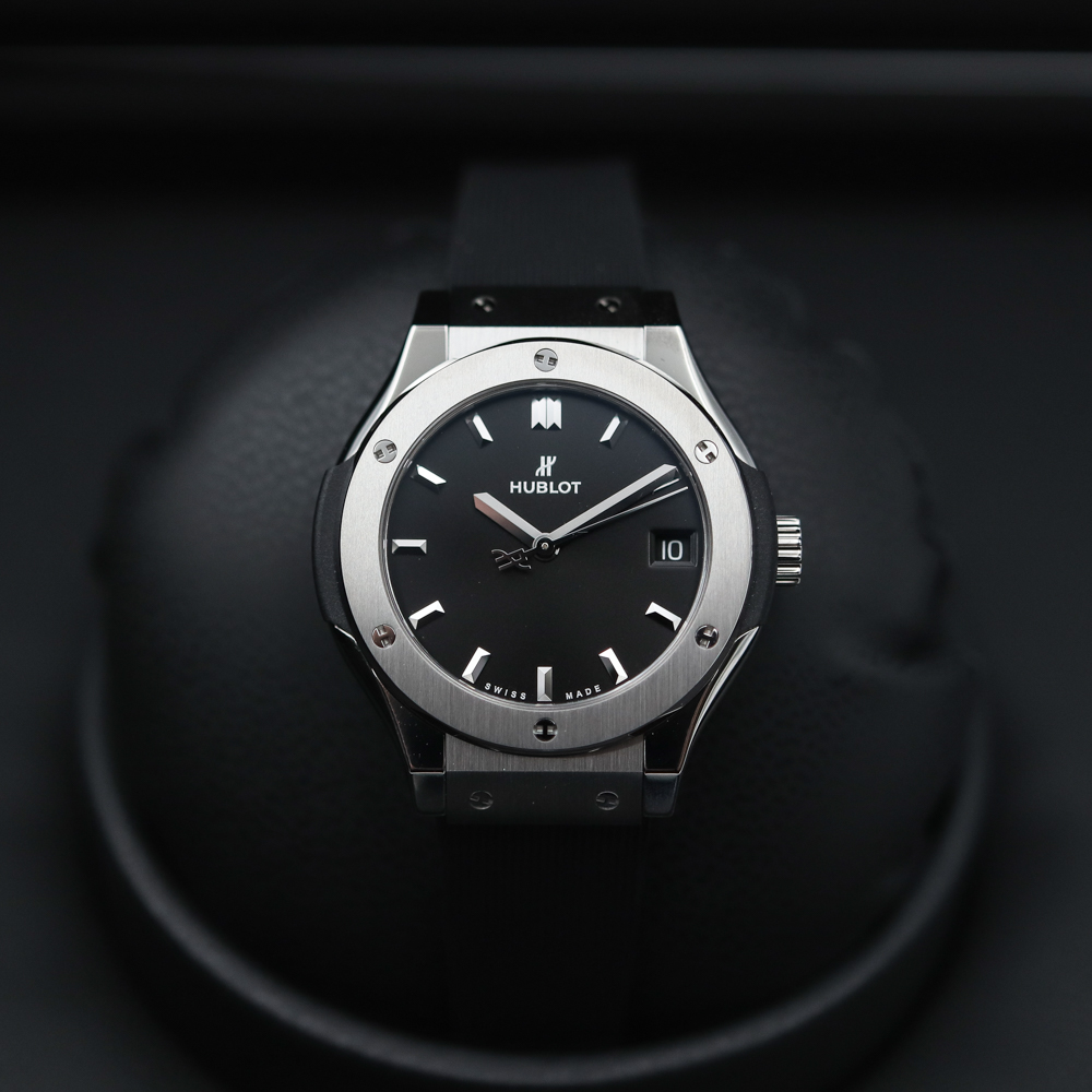 Hublot Classic Fusion 33 Titanium