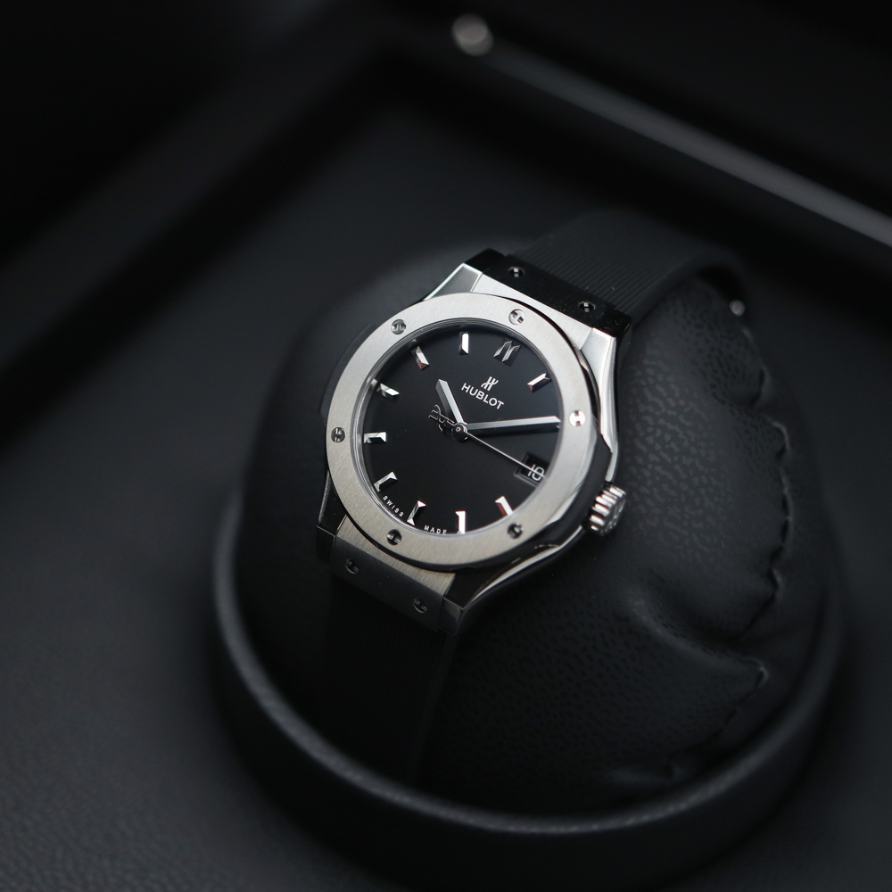 Hublot Classic Fusion 33 Titanium