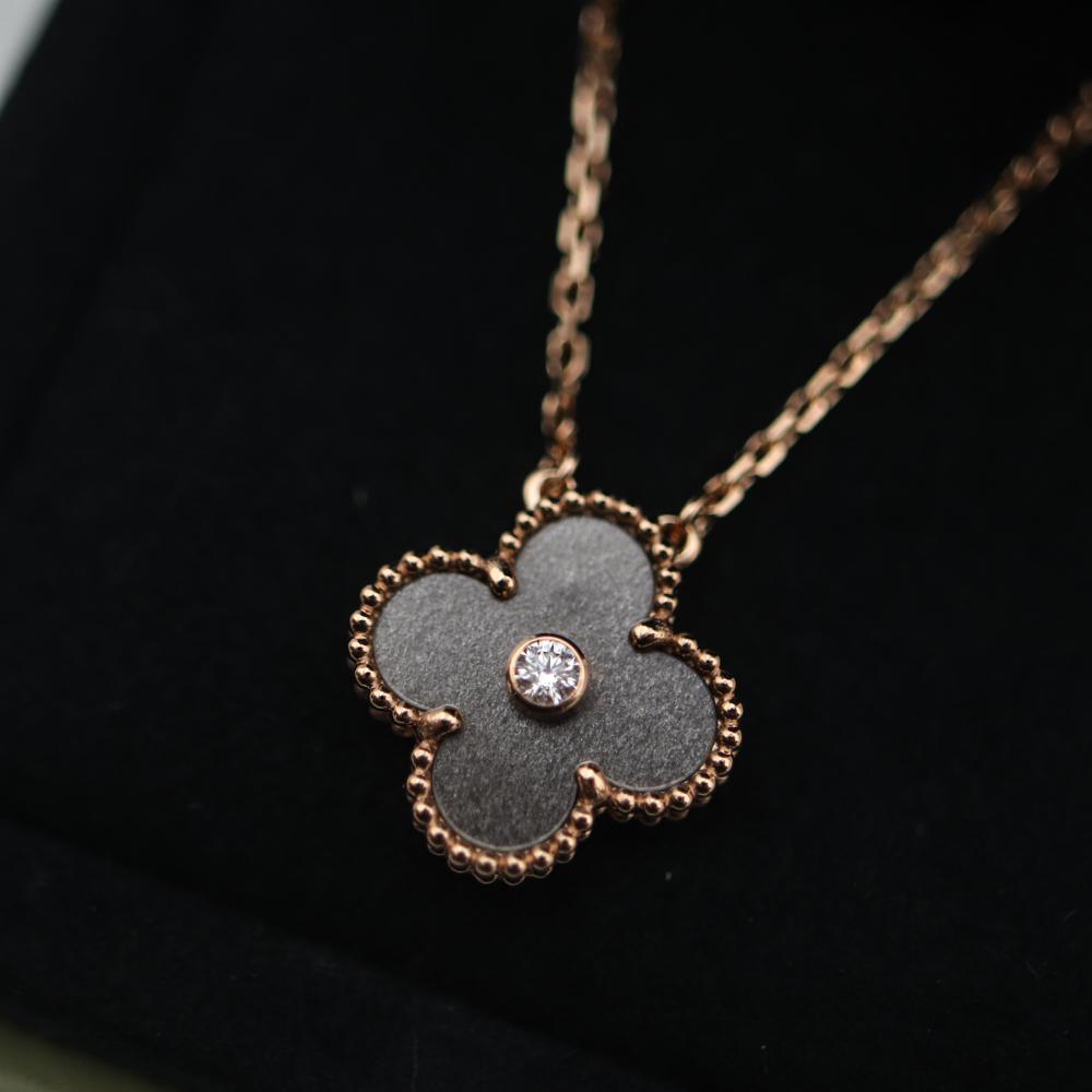 Van Cleef & Arpels Vintage Alhambra pendant