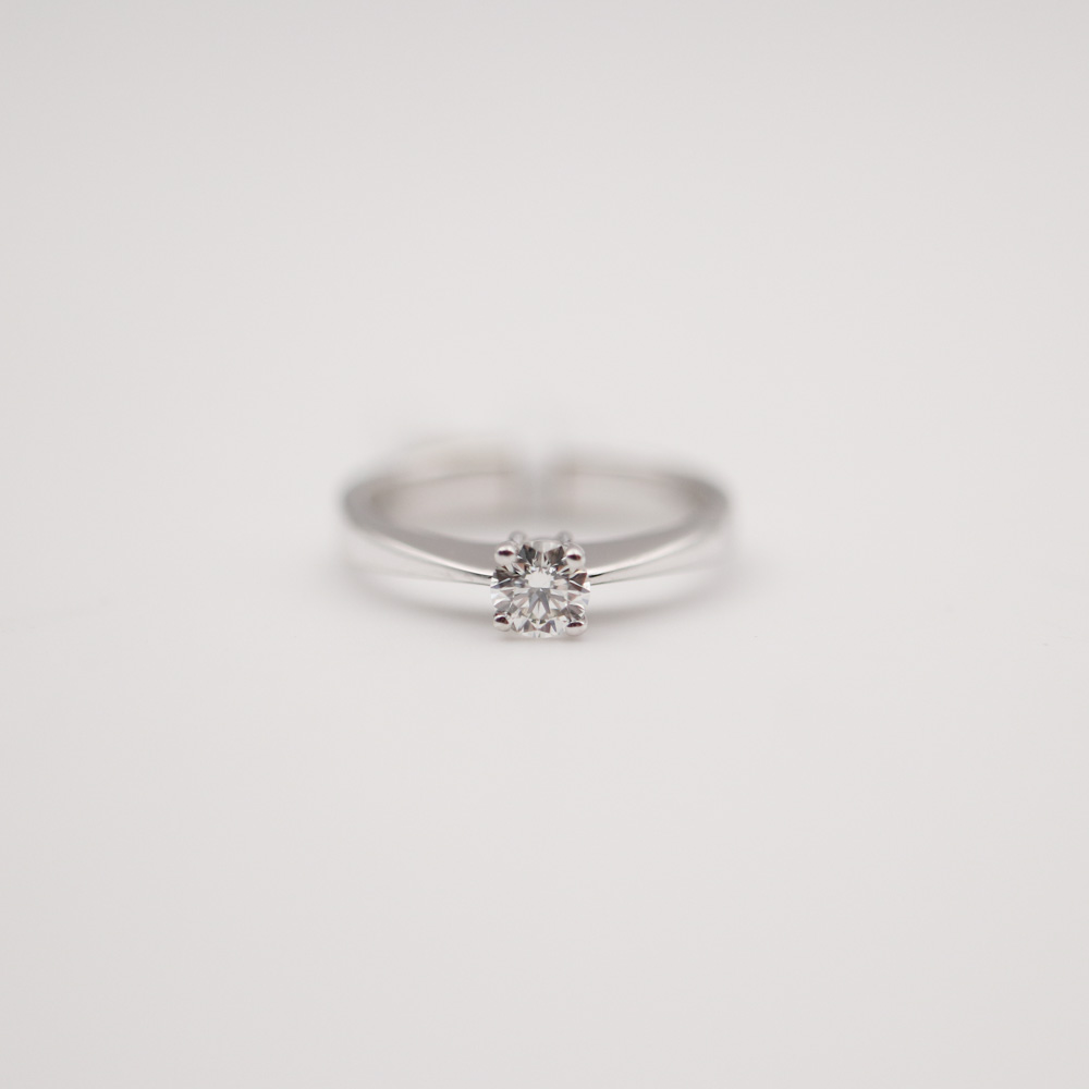 Jewellery Engagement Ring in White Gold