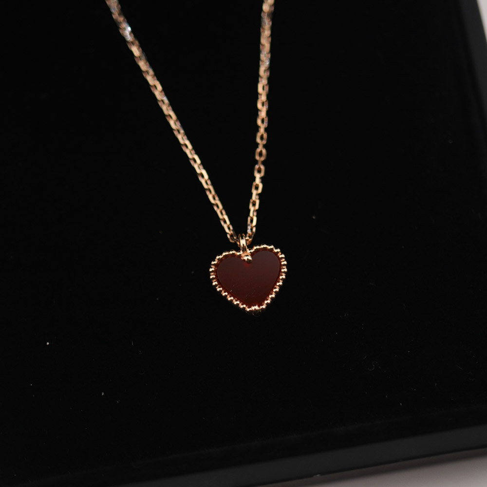 Van Cleef & Arpels Sweet Hearts pendant