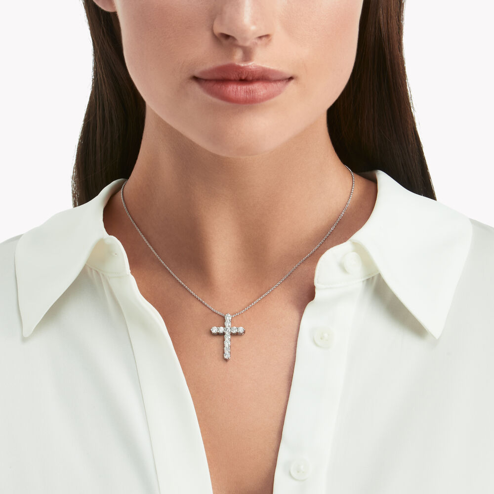 Graff Round Diamond Cross Small Pendant